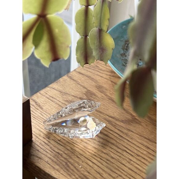 Swarovski Crystal Oyster Clam ShellWith Pearl 2.5" x 2" - Picture 2 of 8